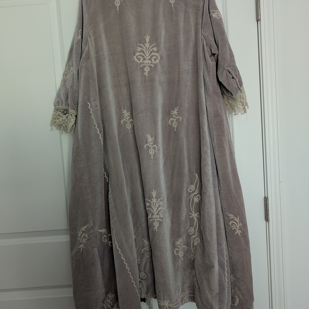 Magnolia Pearl Opera Coat - Picture 3 of 5